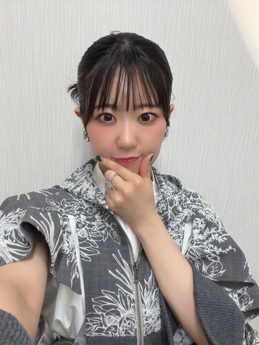naobou_official's tweet photo. 『片田舎のおっさん、剣聖になるII』
先行上映会東京ありがとうございました！
わいわい愉快な座組⚔️

7/8（水）より放送開始！
ベリル先生の剣の道。アリューシアの恋路。どれも見逃せません……！

一期も全話配信されています！ぜひ✨
ネイルはアリューシアの瞳の色！（東山奈央）

#おっさん剣聖 https://t.co/qA8kc8J0ck