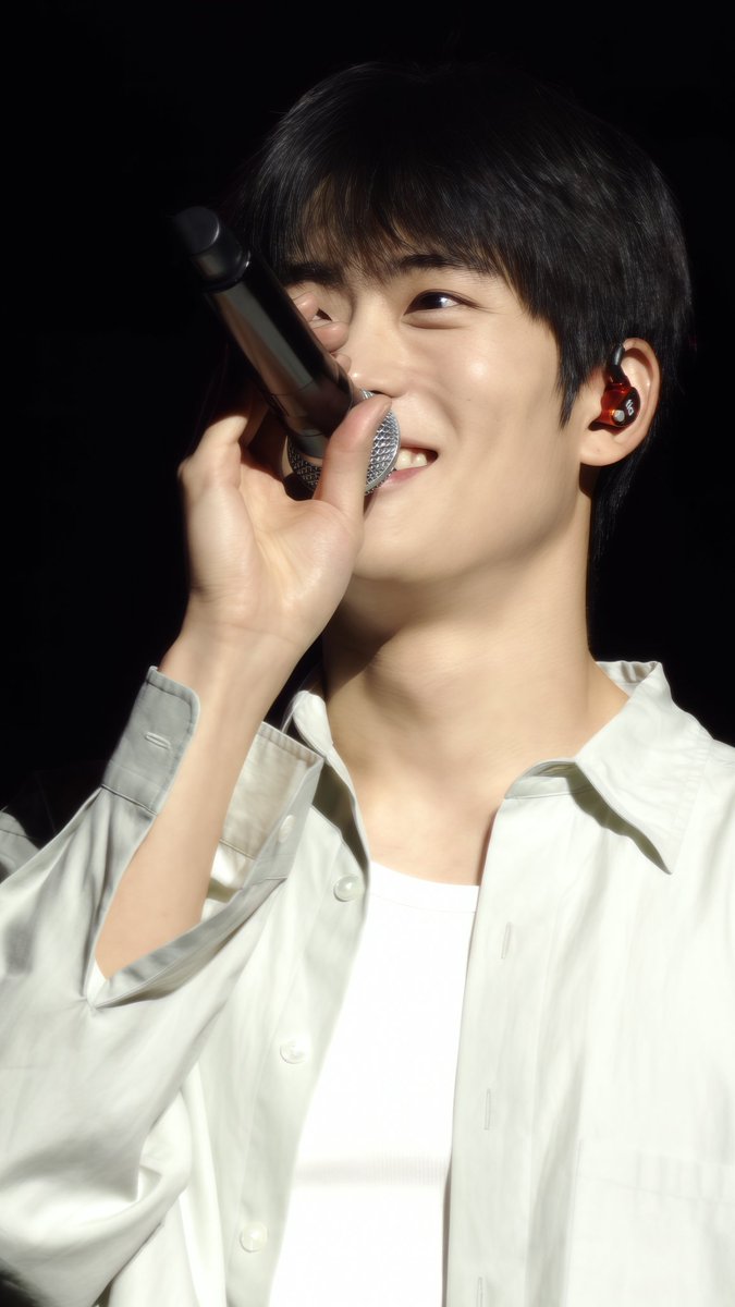 kaanommc's tweet photo. หล่อมากไม่เคยชินกับความหล่อพี่แจฮยอน

#JAEHYUNMONOinBKK
#JAEHYUN_MONO_BANGKOK_D2
#JAEHYUN_MONO_BANGKOK https://t.co/oYzXInKeaK