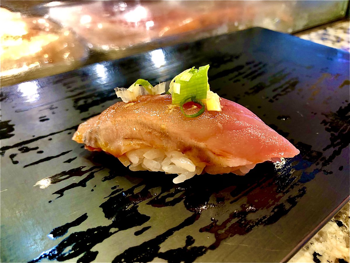 tetsuyakko1's tweet photo. はも、かつお、うなぎ。
立ち食い寿司、まぐろ人雷門出張所。 https://t.co/YslAK2hnGL