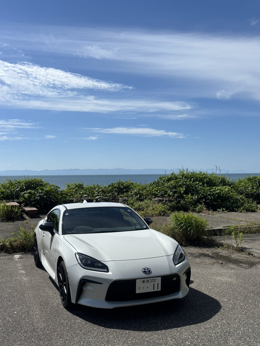 0de_oro1425's tweet photo. 数年ぶりに弥彦山スカイライン〜シーサイドラインへ
この時期の新潟では珍しく佐渡島も見える快晴で気持ちよく走れたなー

#GR86
#弥彦山スカイライン https://t.co/K4iMhtYRYO