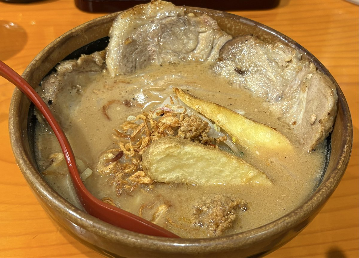maa36127's tweet photo. ⚫️北海道味噌 味噌漬け炙りチャーシュー麺
#田所商店
#ラーメン
#池袋 https://t.co/qLN6GgczaM