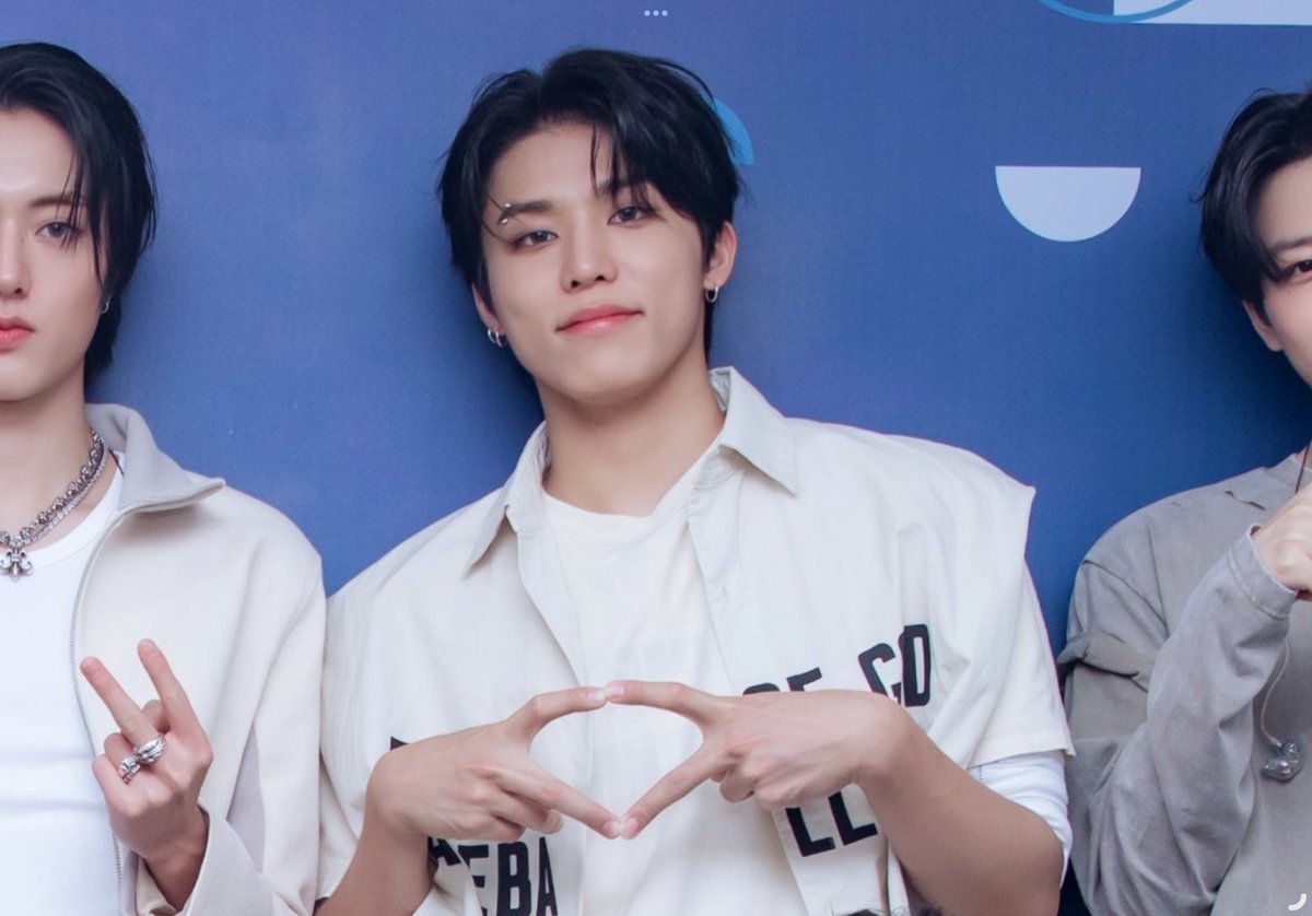 squad0104's tweet photo. ???????????????? Eyebrow piercing ????????????????? https://t.co/B8r9bcUtdp
