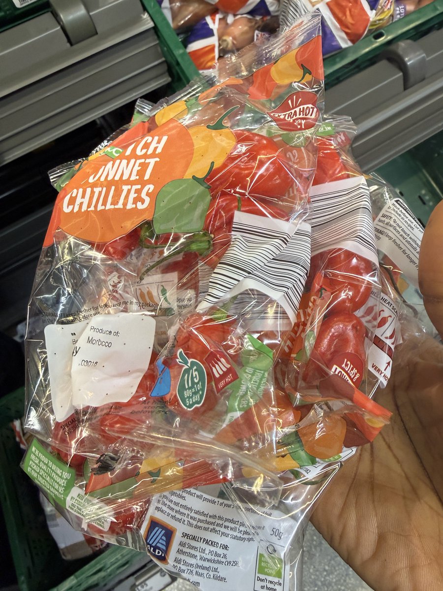 Anagazo's tweet photo. Since Aldi started selling Rodo price of carton of pepper has crasheddddddd. We were paying £45 for carton of fucccn rodo, seeing pepper to eat pepper.

Make them dey play. Once one of the biggies clock Malta Guinness, them no go see me again.

Attached the superstar below. https://t.co/0jnIs4jzEp