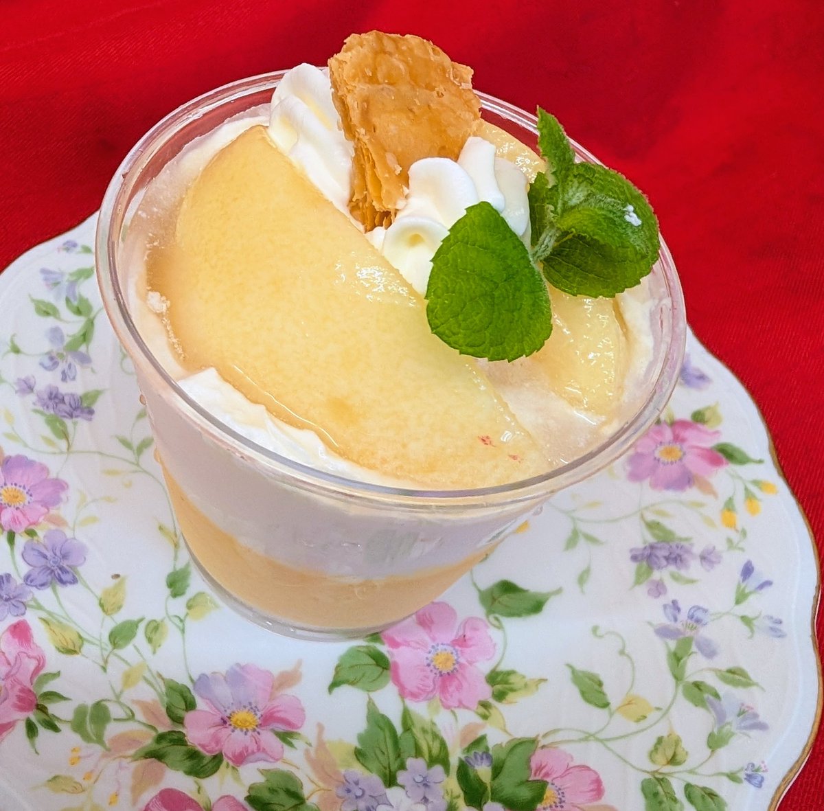 hirosecake's tweet photo. これで、桃🍑ムースカップケーキ終わりです！ここからお客様来ないよ😱きてね〜22時まで営業❢お待ちしてしておりますm(__)m https://t.co/vPPbedTE7D