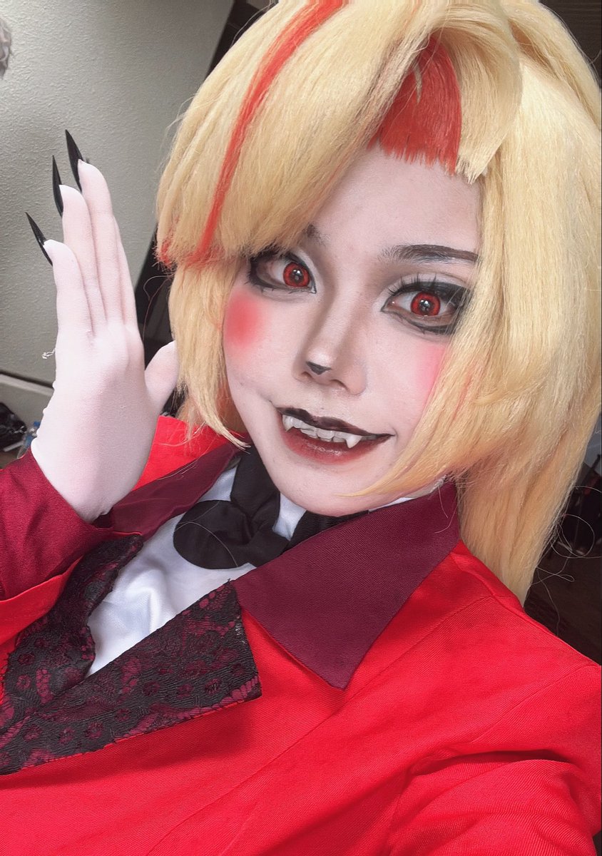 hphw_nk's tweet photo. 本日アコチャーリーちゃんでいます！！ホテルのみんなといるよ〜❣️❣️❣️ https://t.co/c0pYR6fRCN