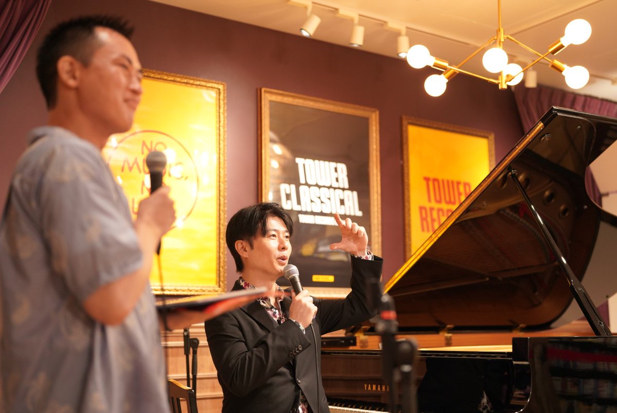 KotaroFukuma's tweet photo. 昨日のタワーレコード渋谷店でのインストアイベントに、お足元が悪い中お越しくださった皆様、タワレコ渋谷店の皆様、ナクソス・ジャパンの皆様、MCの長井進之介さん、有難うございました！

アルバム収録曲から、有名だけど編曲としては珍しい『アヴェ・マリア』（フレミンクス編）、『トゥーランドットの回想』（ハワード編）、そして私の編曲『シャンソン・メドレー』をお届けしました。

私にとってかなり久しぶりのCD店でのライブでしたが、長井さんとのトークもサイン会も楽しかったです。