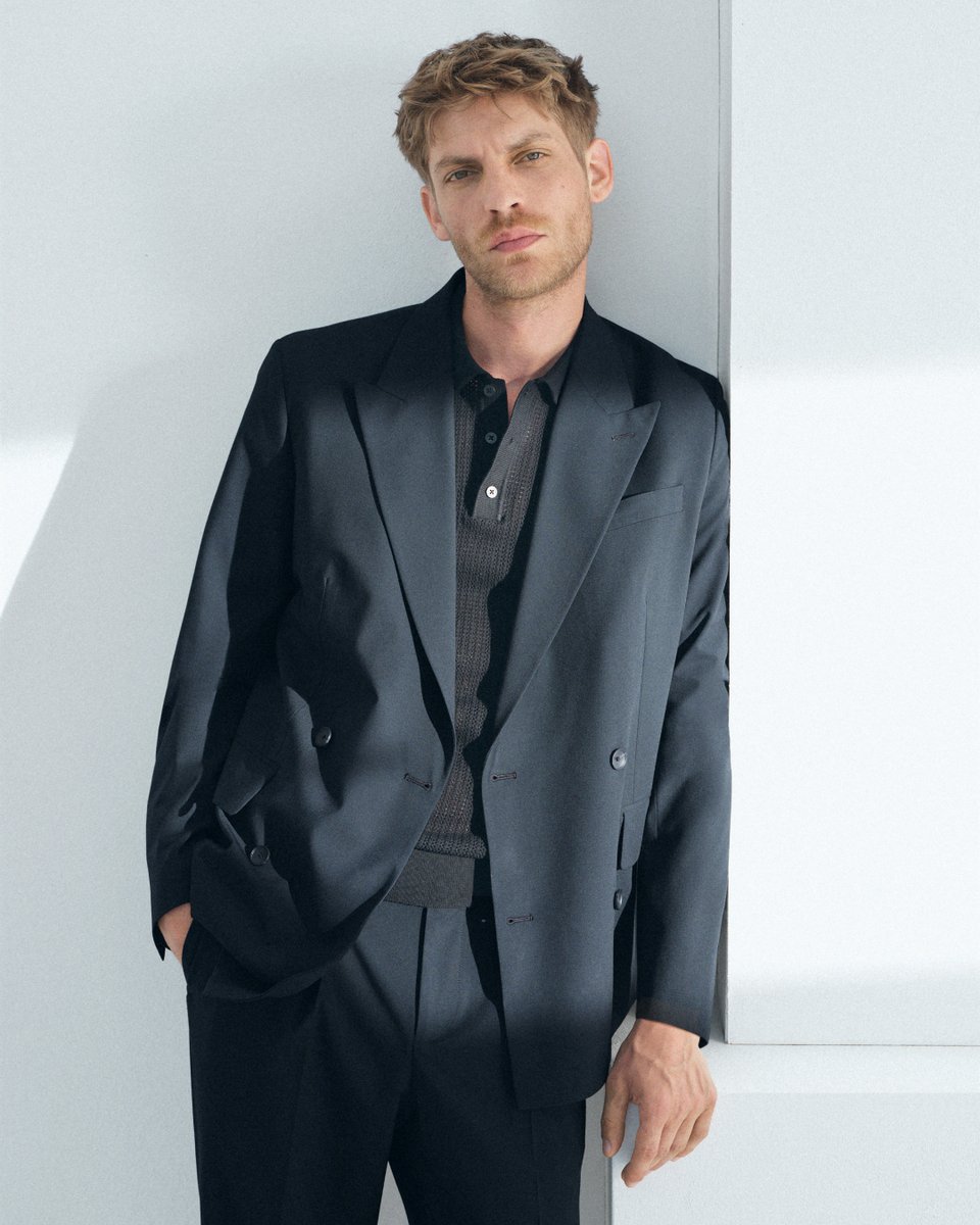 MANGO_Man's tweet photo. Tailoring, reimagined for warmer days and a slower pace. Discover the collection at https://t.co/n17tLa9pEj
Jacket: 37071405 & 37051358
Sandals: 37071370
#MangoMan https://t.co/tSo48pTayZ