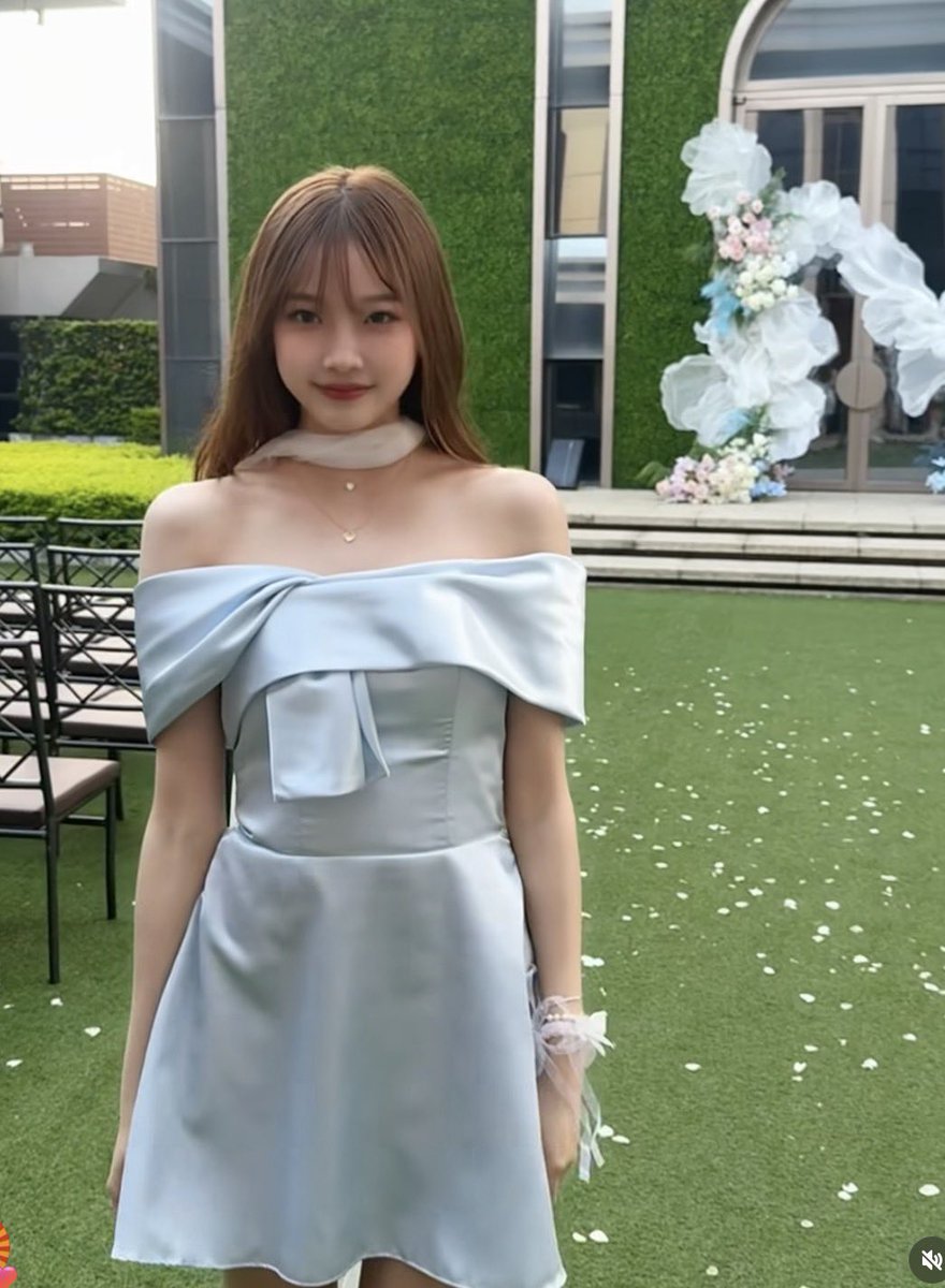 TangsjMu's tweet photo. 为什么说普通散户手里的比特币 ($BTC)，可能再也换不来暴富了？👇

2021年及以前： 比特币是属于全球极客和散户的狂欢。只要有牛市预期，散户资金疯狂涌入，就能轻易把币价推向一个又一个令人血脉偾张的高点。

眼下现状： 伴随现货 ETF 的彻底普及，华尔街传统机构已经买走了市场上绝大部分的流动性。现在的 $BTC，越来越像美股成分股（如苹果、微软）。

细思极恐的真相是：华尔街的进入不是来帮散户抬轿子的，而是来“驯化”比特币的。当它的波动率被机构资金死死锁住、越来越契合宏观经济和美联储利息时，它过去那种动辄几倍、十几倍的暴涨弹性就已经不复存在了。财富的定价权，已经在不知不觉中被传统巨鳄彻底剥夺。