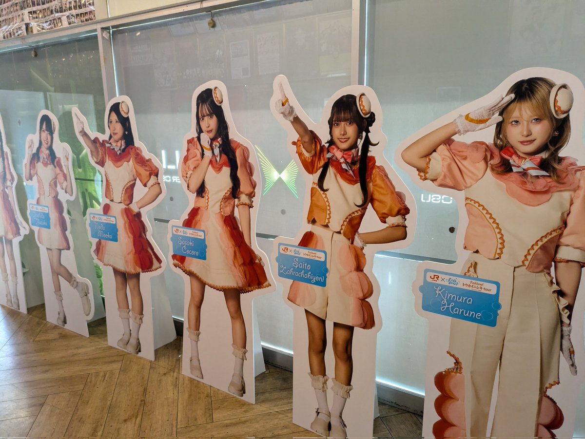 fishbowlの前物販行ってきた。凄い列で地上感あった。とりあえずチェキ
