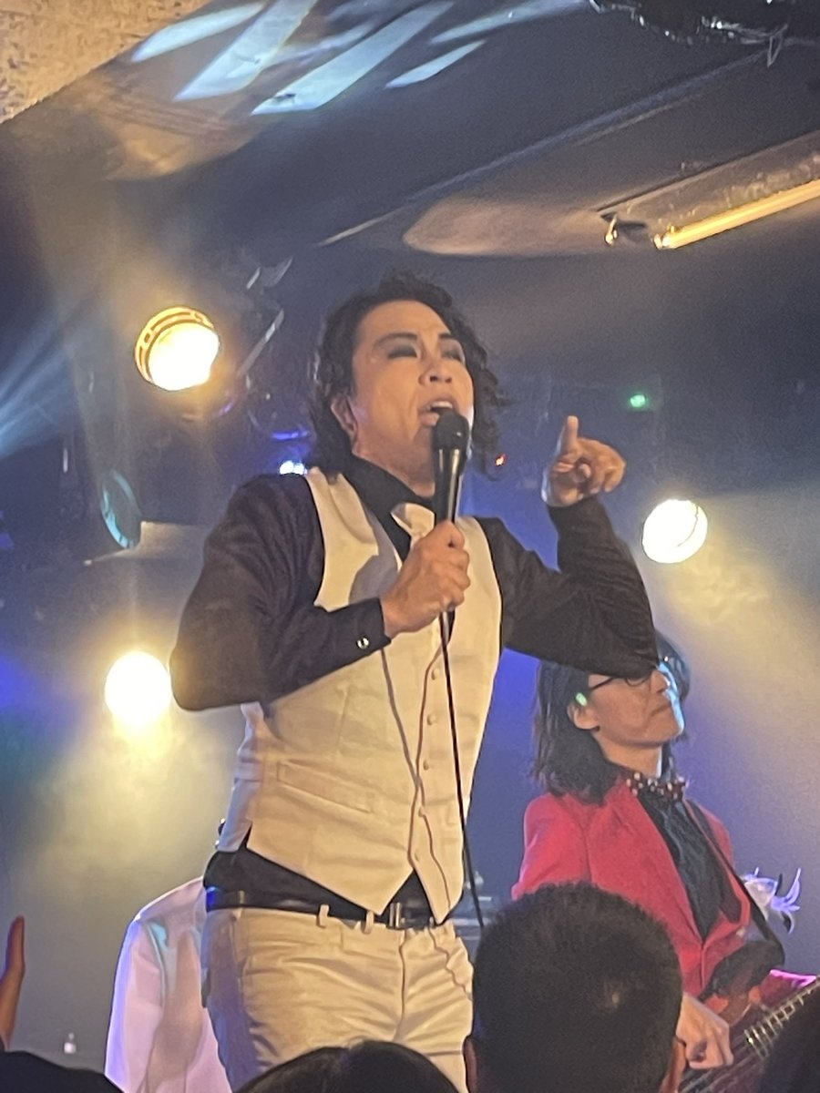 ROCK_FUDGE's tweet photo. 2026/6/27
@ DROP(大阪心斎橋)
#銀幕一楼とTIMECAFE
#Starbones
今でもいいけど
真夏に聴きたいええ曲〜🏝️
「すてきな夜をⅡ」 https://t.co/jNYmx354X4