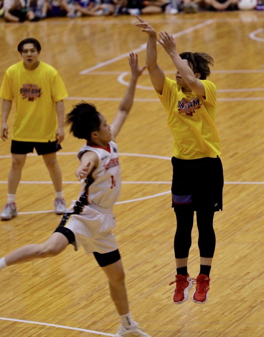bwshakooshi's tweet photo. しゅんしゅんがカッコ良���ぎたPart2🫶

1on1からの〜
スリーっ‼️🏀

#北陸DREAMMATCH 
＃松山駿
＃北陸高校バスケ部
＃越谷アルファーズ https://t.co/1qDG3WQwtL