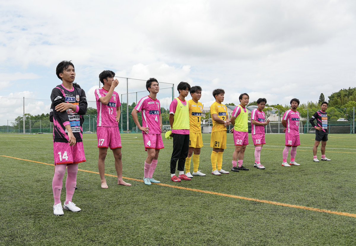 VIABENTEN_SHIGA's tweet photo. ／
滋賀県社会人1部リーグ
4連勝で前期リーグを締めくくる🔥
＼

#ヴィアベンテン滋賀 16-1 鈴鹿FC
￣￣￣￣￣￣￣￣￣￣￣￣￣￣￣￣
⚽️GOAL⚽️
◇西谷宙×5
◇佐藤大地×3
◇迎楓真×2
◇髙橋建也×2
◇山田真夏斗
◇輪木豪太
◇山田海聖
◇仙波珀都

攻守にわたりアグレッシブに
戦い抜き16ゴールを奪う快勝‼️

FW西谷宙は圧巻の5ゴールで
4試合連続ゴールを達成👏🔥

さらに8人がゴールネットを揺らし
チーム全員の力を示す一戦となりました✨

リーグ戦前期は4戦全勝！！

この結果に満足することなく
さらに成長を続けていきます。

本日も最後までともに戦ってくださったサポーターの皆さま、本当にありがとうございました！

7月からは全国クラブチームサッカー選手権大会の滋賀県予選が開催です💡

滋賀県の頂点を目指して頑張ります‼️

引き続き熱い応援を宜しくお願いします🙇💖

＼𝗡𝗘𝗫𝗧 𝗚𝗔𝗠𝗘／
【全国クラブチームサッカー選手権 準決勝】
  🗓️7月12日(日)
  ⏰17:30 Kickoff
  🆚 BSC ROSAGE
  🏟️ビッグレイク

#ヴィアベンテン滋賀