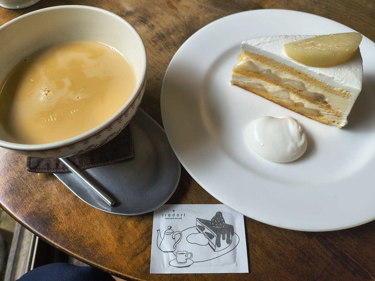 nagoya510's tweet photo. 桃のショートケーキ🍑🍑🍑
今年も食べられました！
美味しい！瑞々しい！ https://t.co/CFeoYAhmrS