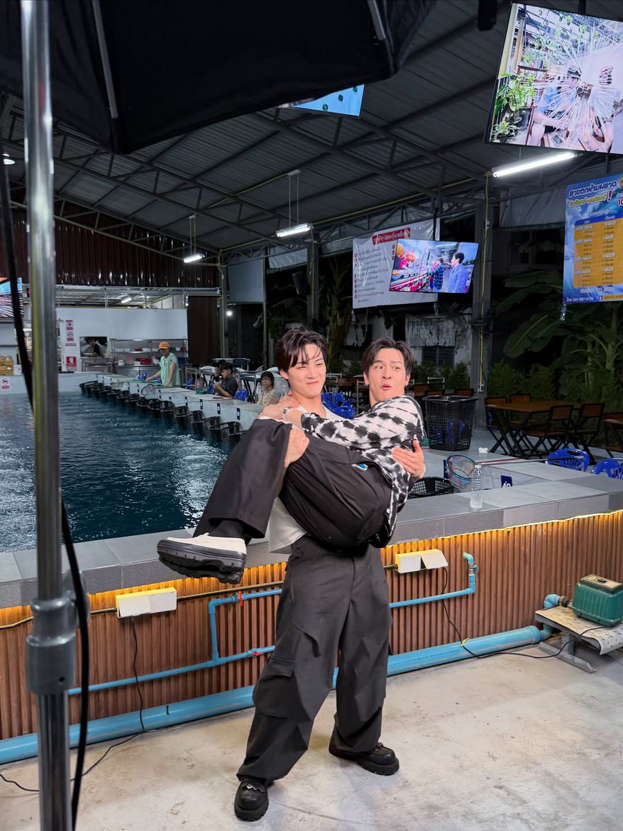 ParadiseDef's tweet photo. คือ 5555555555
#JAYB #제이비 @defjaybkr https://t.co/h3EaL3Lxb5