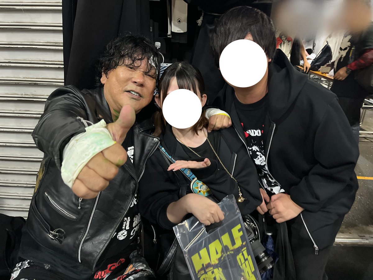 na_pex_'s tweet photo. かっこよかったし本当に優しい方です😭😭
お疲れ様でした！
台風の中台風だったと思いますがありがとうございました🙏☺

一昨年にトークショーにも足を運びましたが、終わったあと急いで内容メモしていて今でも見返しています😸😸

#GPSMemorialNight
 #大仁田厚 さん https://t.co/XsZZ7NOPCM