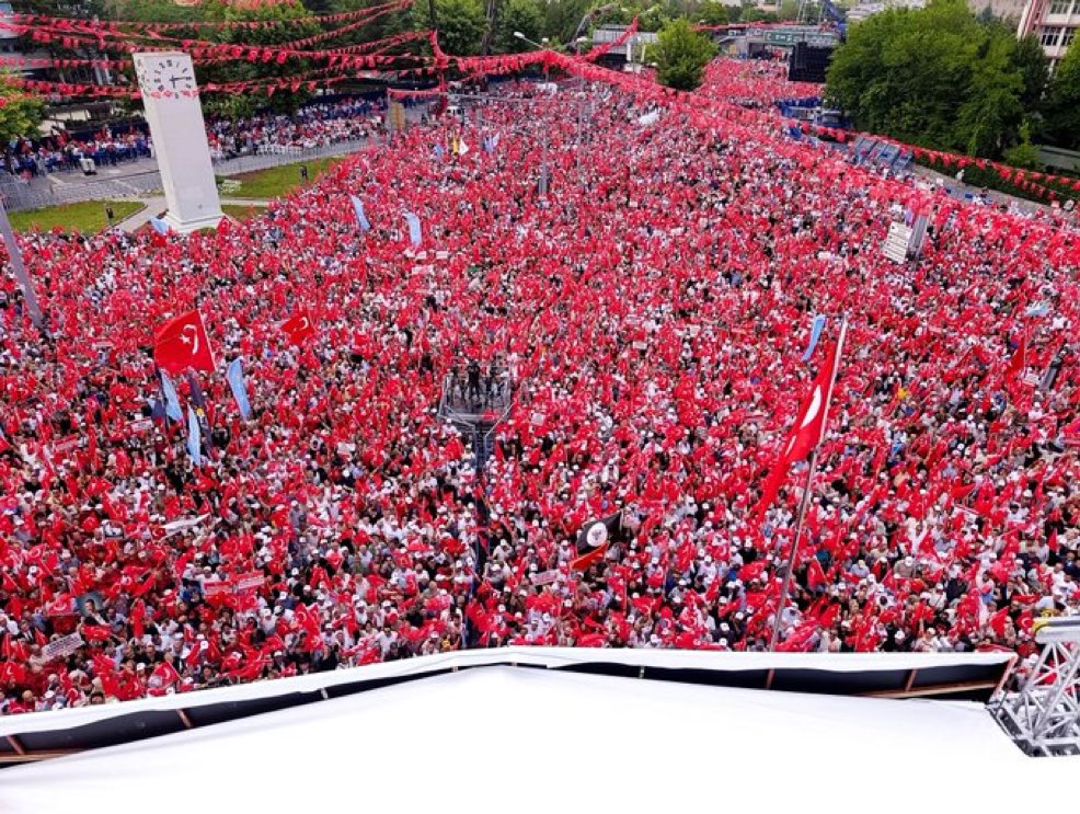 Gökçe Katun tweet media