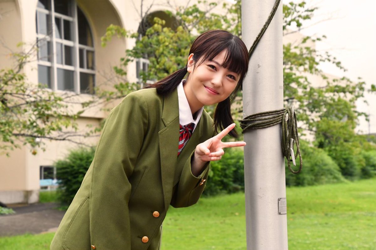 HappySakeLife2's tweet photo. 📸とりあえず、引き続き新旧様々な #浜辺美波 の写真をポスト《その59》
https://t.co/4pyPnej1QE
https://t.co/pBDBiNqye0

右上の『#わたどう』のオフショはどこで拾ったか覚えてない。横3936サイズの高画質版。オリコンかなあ。個人的に美波ちゃんはセーラー服よりブレザーの方が似合うと思う。 https://t.co/YTjWYc6kpW