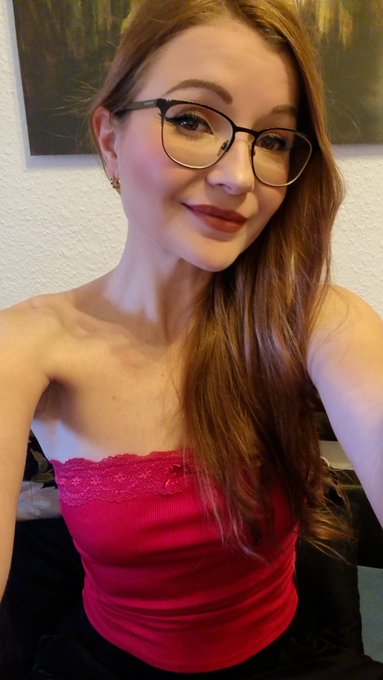 TinyEmily - Hey, I'm online @stripchat. Come join me 👉 https://t.co/KinMZkZj4n #stripchat #stripchatlive https://t.co/lvrhCEttcx