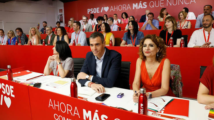 Hesstepario's tweet photo. PRIDE PSOE o FOSO DE FOCAS https://t.co/V63ln7JRH1