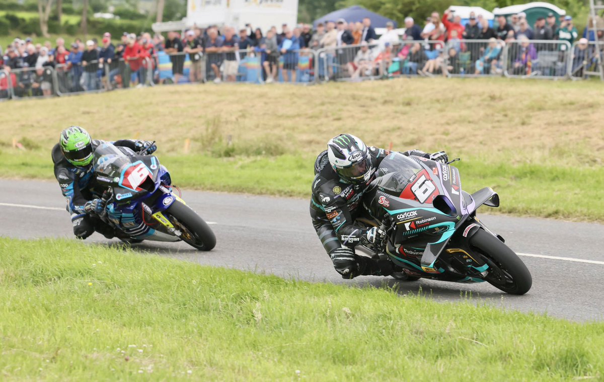 sdbikephoto's tweet photo. A pretty place and an exciting spectacle. @Tandragee100 2026 https://t.co/ulCExxQvG4