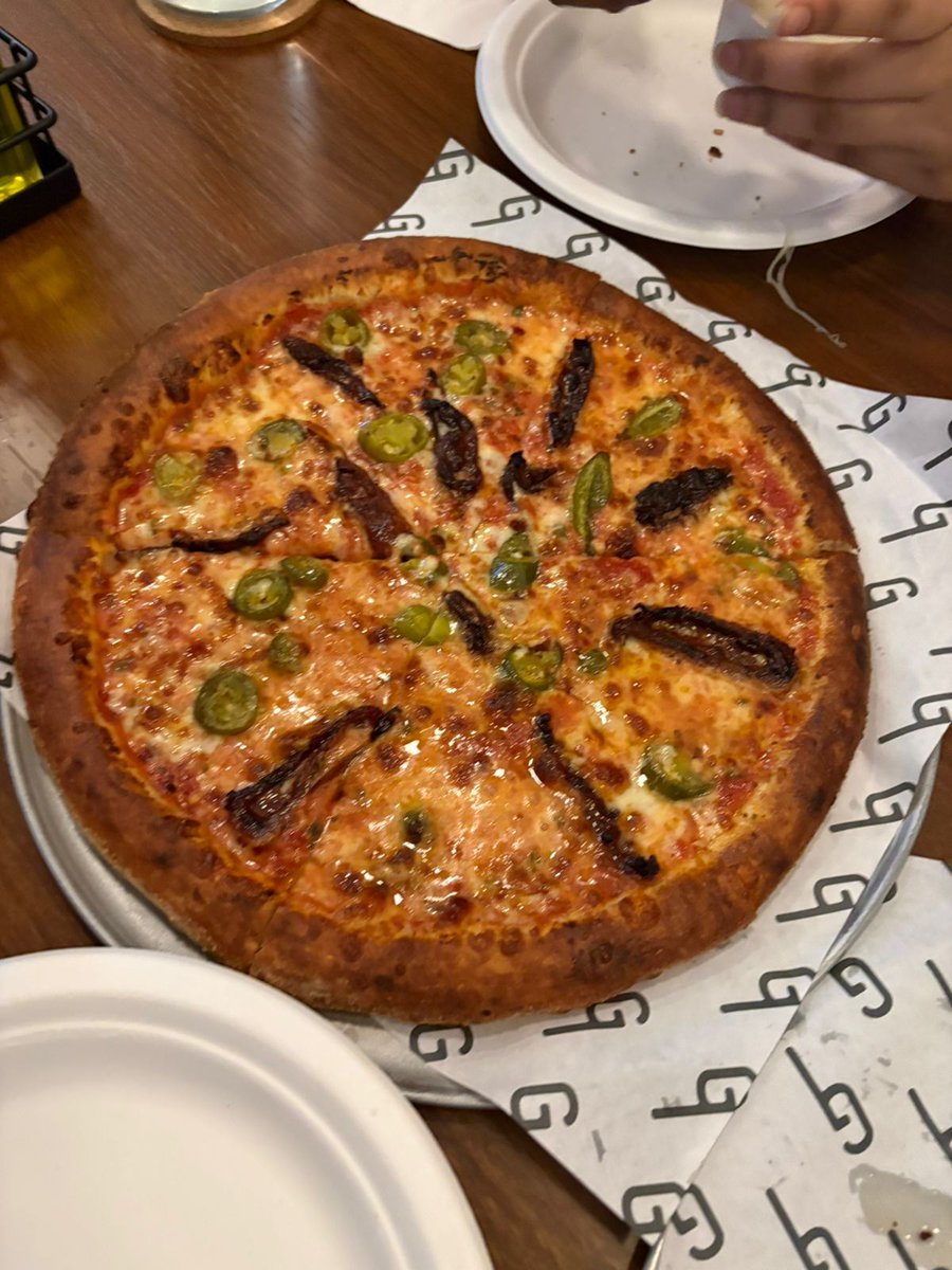 Aarushi_0's tweet photo. Worth trying Pizzas of galaxy Pizzaa 🙂‍↕️ https://t.co/uA2wZp9GPW