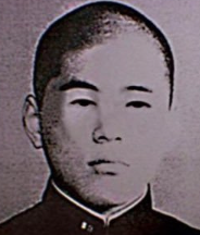 U6k7GnTqyLPlEvF's tweet photo. 知名度SSS　宮野裕史

女子高生コンクリ事件•主犯格

1988年11月25日から
1989年1月5日にかけて
当時17歳だった
女子高生の古田順子さんを
共犯者である港伸治の
自宅の一室に監禁し
他の共犯者である
小倉譲、渡辺恭史たちと一緒に
約40日間にわたって
古田さんに対して
強●や暴行などの凌辱を加え続け
最終的に殺害した。

また犯行の発覚を恐れて
殺害した古田さんの遺体を
ドラム缶に入れて
コンクリート詰めにして
近所にあった工事現場に遺棄した。

宮野は犯行当時17歳と
未成年であったものの
「刑事処分が相当」
であると判断され

古田さんに対する
殺人や褻目的略取誘拐、
逮捕監禁、強●
などの罪状で起訴され
東京高裁で懲役20年が確定した。
宮野は、千葉刑務所に服役したのち
2007年2月2日に仮出所した。
その際に関西の保護司と養子縁組をして
名前を「横山裕史」に改名した。
保護観察の期間を経て
解体工場の作業員や
派遣社員など
職を転々とした。

2013年に、都内で
高齢者をターゲットにした
振り込め詐欺の受け子をして
警視庁に現行犯逮捕されたが
その後不起訴処分となった。

2026年現在については不明。