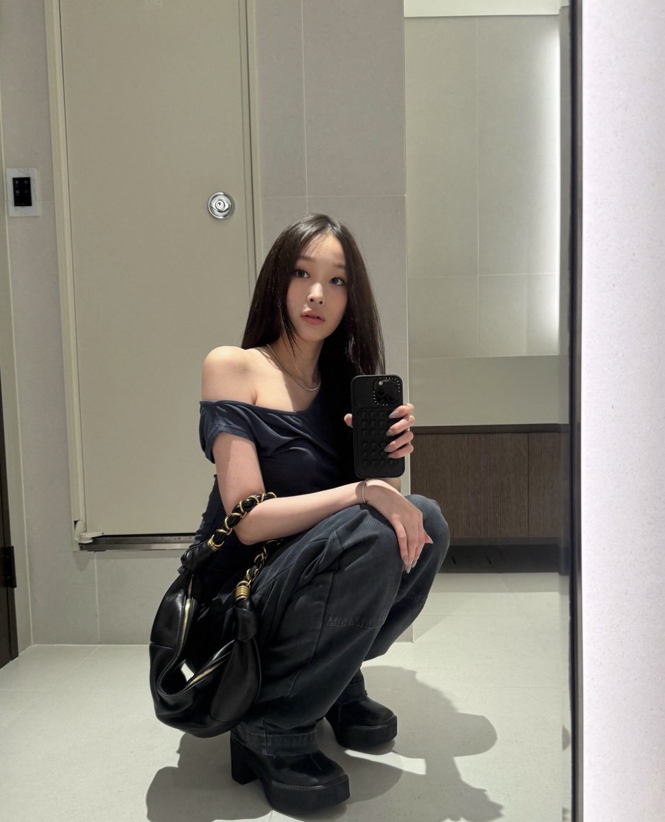 annierated's tweet photo. ANNIE instagram update https://t.co/n1tcwAI6q6