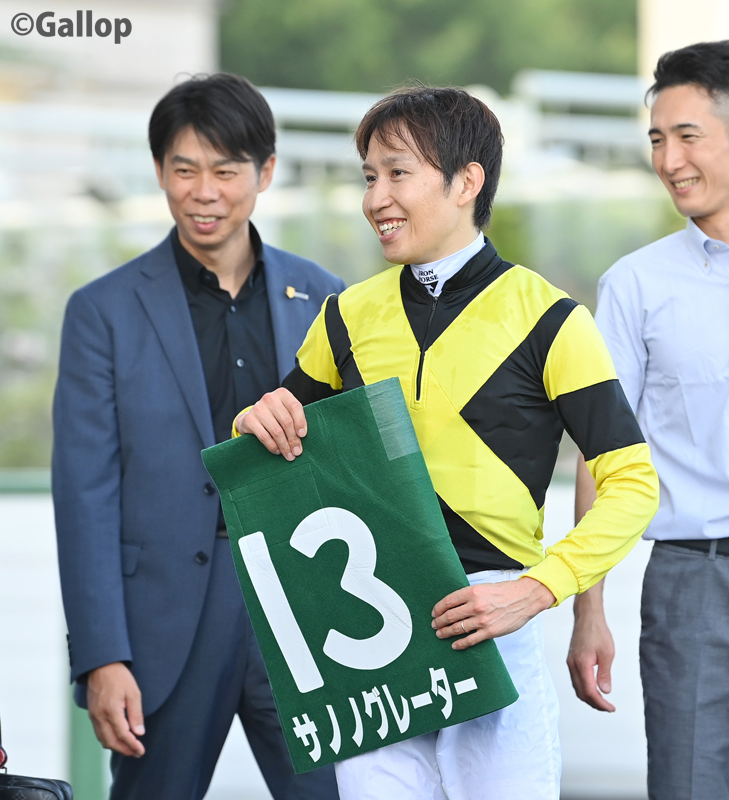 gallop_keiba's tweet photo. 福島11R、#ラジオNIKKEI賞 は1番人気 #サノノグレーター が優勝🏆
後方待機から豪快に差し切って重賞初制覇を飾りました✨ https://t.co/Td2mx7G99k