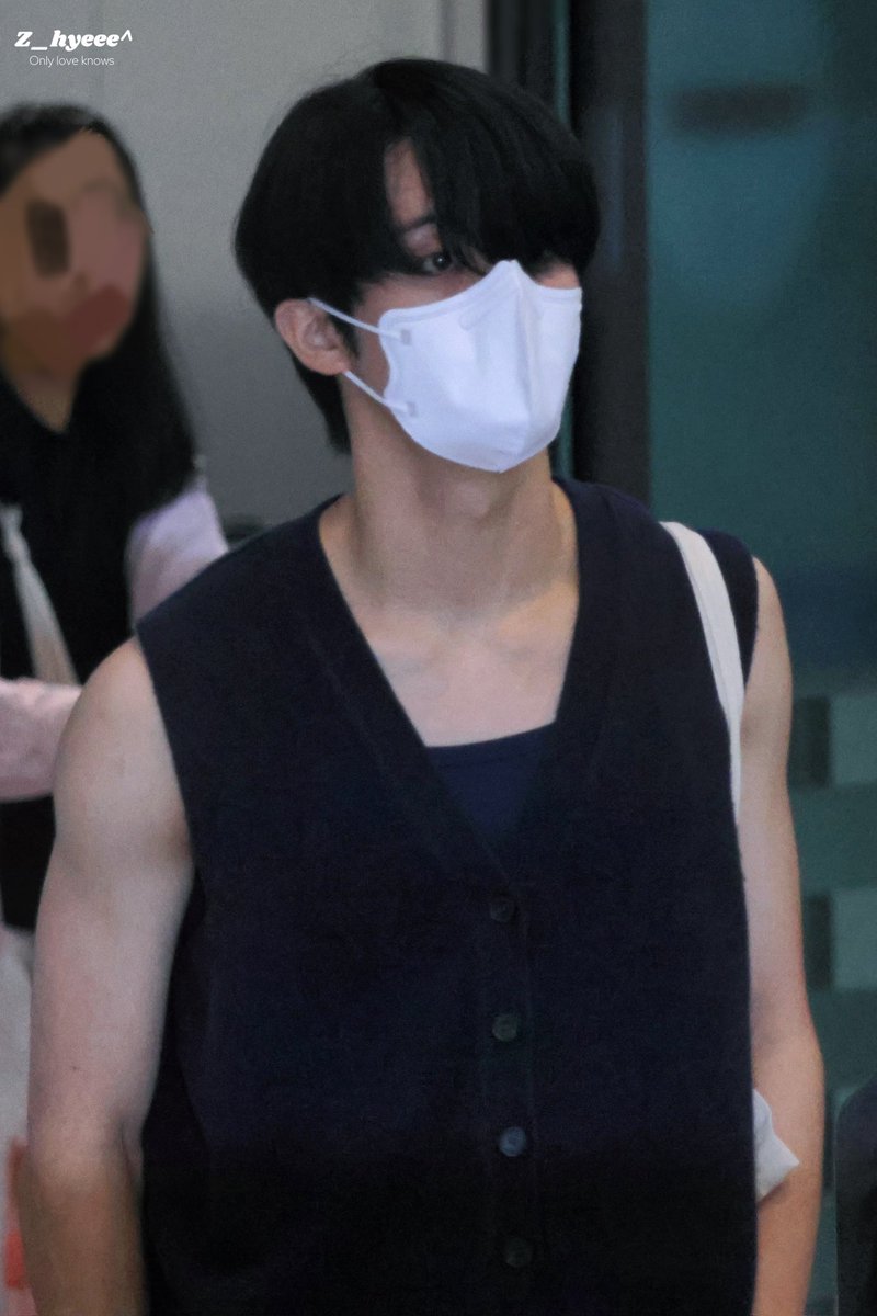 913182230's tweet photo. 260628  ICN 🐯 도착

#MARK #MARKLEE
#마크 #마크리 https://t.co/5W8bX2fWjF