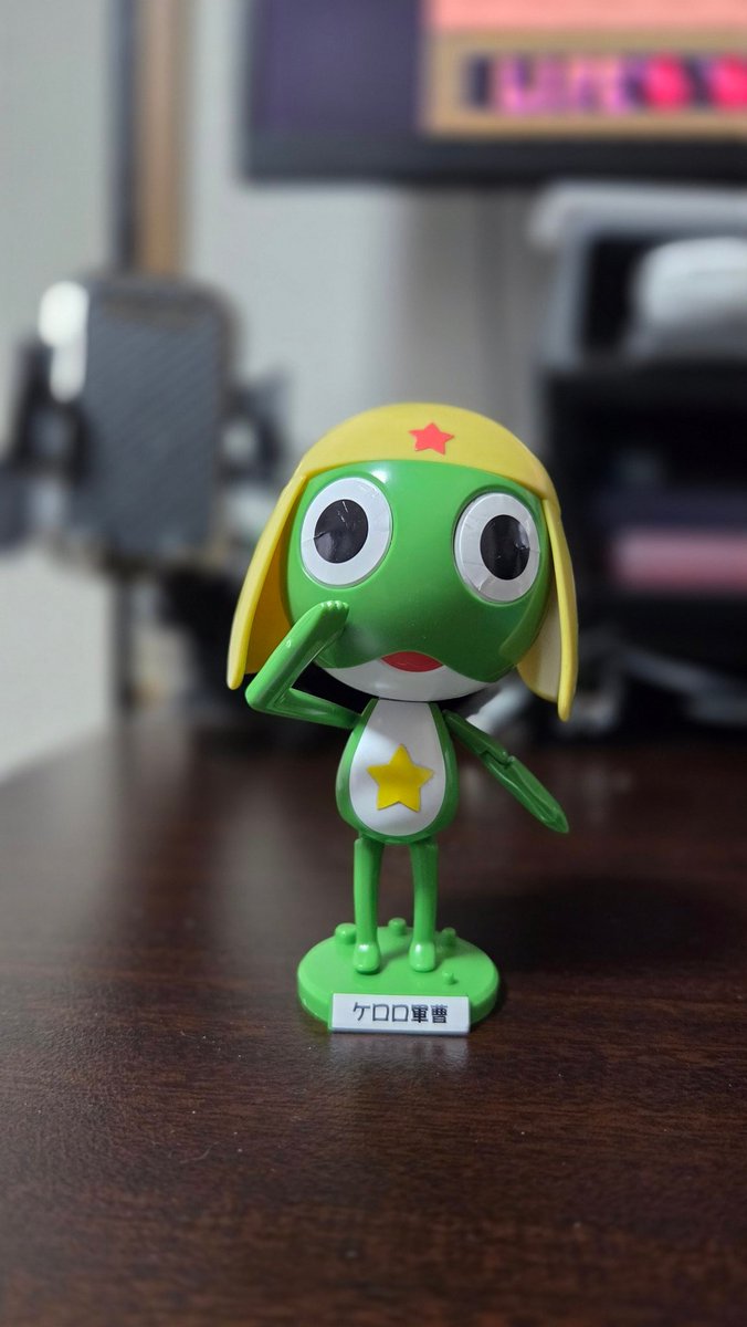 708_1129's tweet photo. かなりプラモデル触ってなかったので、リハビリがてらケロロ軍曹作りました。何か目のシールめっちゃ難しかった！やっぱり普通のシール苦手🐸
#ケロロ軍曹　#プラモデル https://t.co/gaTDtMUwXF