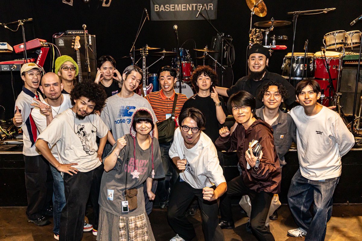agu0721's tweet photo. 『幸せになろう』
Presented by @akaruiotoo 

お越しいただき、
本当にありがとうございました！

タイトル通りの、
最高に幸せな忘れられない一日でした！

タケシが1年間日本を離れてしまうので、
今後の活動は未定になります。
また4人でお会いできる日をお楽しみに！！

Photo by @SowlNanta https://t.co/LGjv5XZpVj