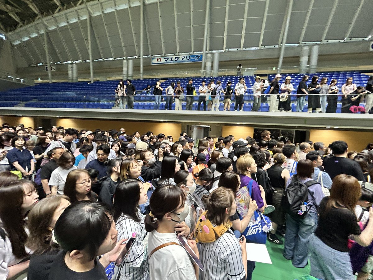 kyofan_91's tweet photo. これ全員冨樫のサイン列でまだまだ並んでて激ヤバすぎた🫢
 #DREAMBALL https://t.co/PUDx8K29j3