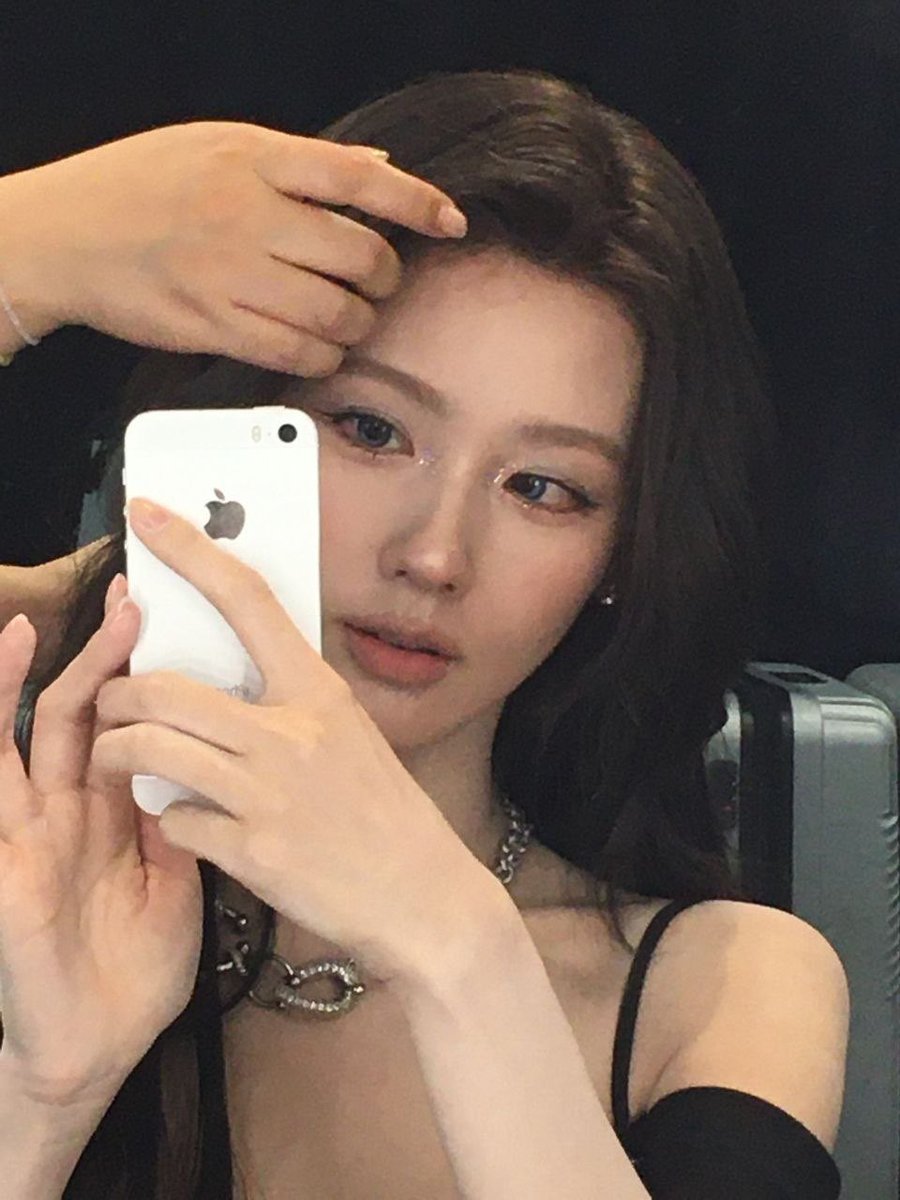 id1v_le's tweet photo. 280626 #MIYEON 🫧🐰

What should I do? What should I do?
Hee, I'll tell you about the drama later
I haven't shown you this in a while, so I'll try to make it even better, wait with impatience 💕I have Y/N support, so I can do anything!  I'll get ready and I'll be backㅠㅠㅠ https://t.co/5SggUp69fj