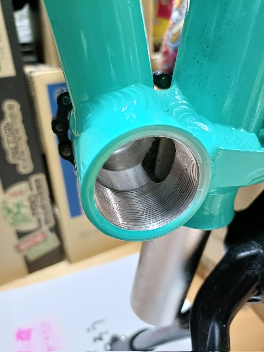 dosonj's tweet photo. 自転車のBB交換。
いや硬すぎて怖かった。
シマノ製めっちゃ軽い。 https://t.co/EjGGtzhfer
