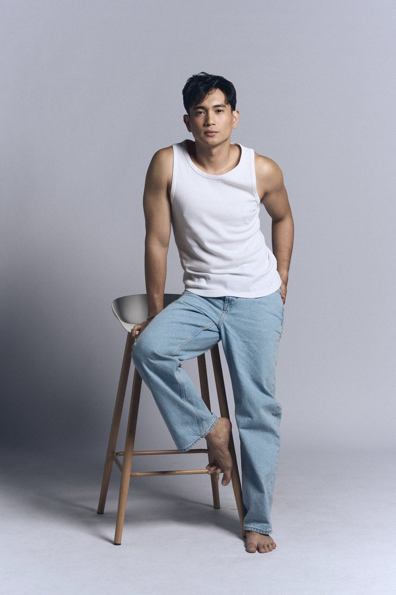 dingdongbahan's tweet photo. Reclaiming my TIME &amp; FREEDOM.
Officially back in bachelor’s era. 🤍👖 https://t.co/2Sz58EOWRE
