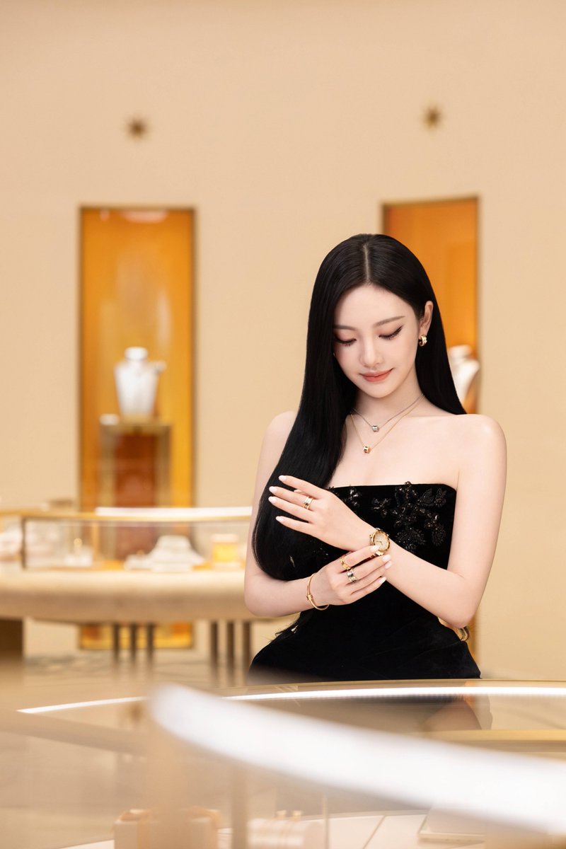 nnglog's tweet photo. NINGNING - Bvlgari Weibo 

#NINGNINGxBvlgari
#NINGNING https://t.co/Ma5rbMNFVv