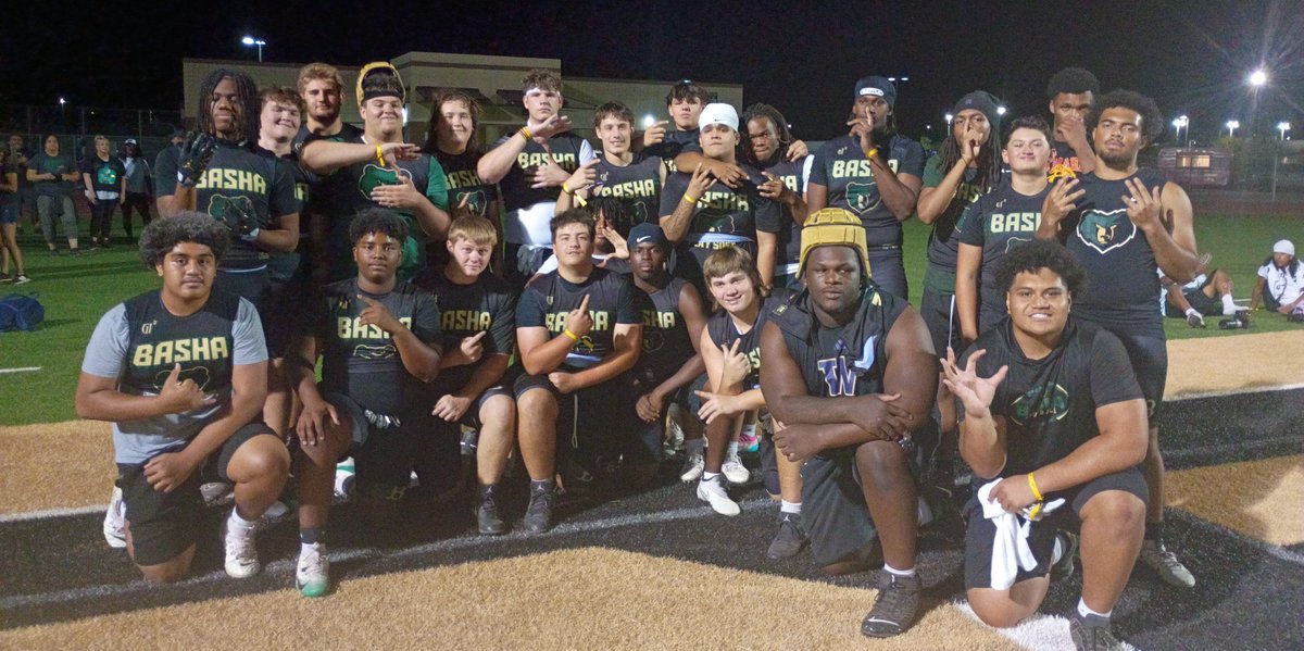CoachTKelly1's tweet photo. Back to Back @flightclub7v7 Line Comp Champs....Bears own four of the 6 belts! 
@bashagridiron 
@BashaAthletics 
#trenchtown@5990 https://t.co/Z6gbHSKDX5