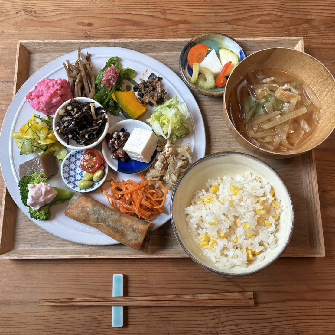 kousaiken's tweet photo. 昨日はあのような悪天候のなか、お越しのみなさまありがとうございました。
さっそくですが、来月のご案内です。
またまた常盤のkamakura24sekkiさんへ、7/18土におじゃまします。昨日と同じく、菜食の料理を、グルテンフリーでお支度します。ご予約は下記をご覧くださいね。 https://t.co/Gthulst4QU https://t.co/ZXwXC3nVCB