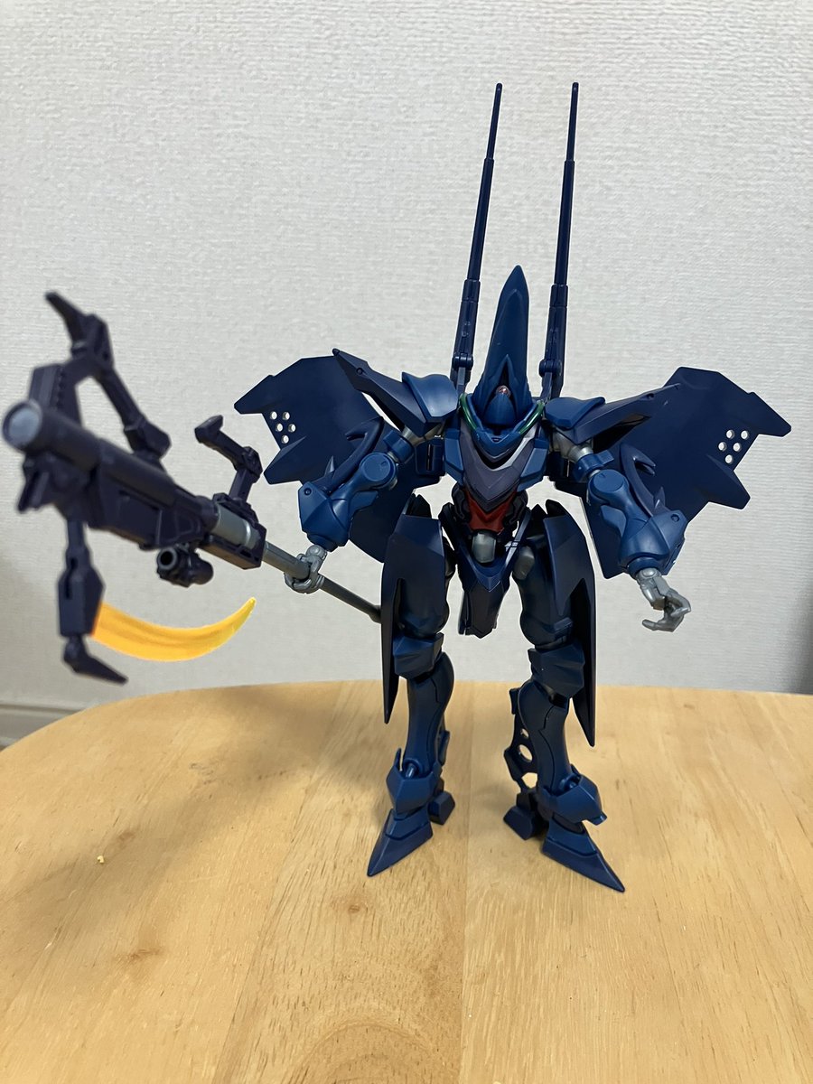 Rayred001's tweet photo. ハンブラビGQ版完成！手とかライフルなのにビームサイズが悪そうな感じが良い。何よりシール貼るのが少なくてギャンとかジークアクスの時はシール貼るのが大変だったからな〜
＃ガンプラ https://t.co/NZC8ZKixHU