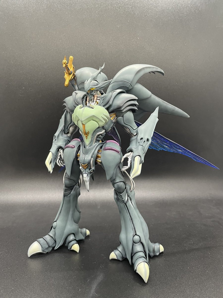 93yKai121's tweet photo. #第三回中央展 が終わったので改めて、制作したヴェルビン！
羽の部分にクリアカラー2色使って、2色の入った羽を塗りました。また、胸のキャノピーの所はボトムズカラー02を使って、塗りました。胸のキャノピーがいい感じになりました😊
前に制作したサーバインも一緒に
#ヴェルビン
#サーバイン https://t.co/t5Du80PiYk