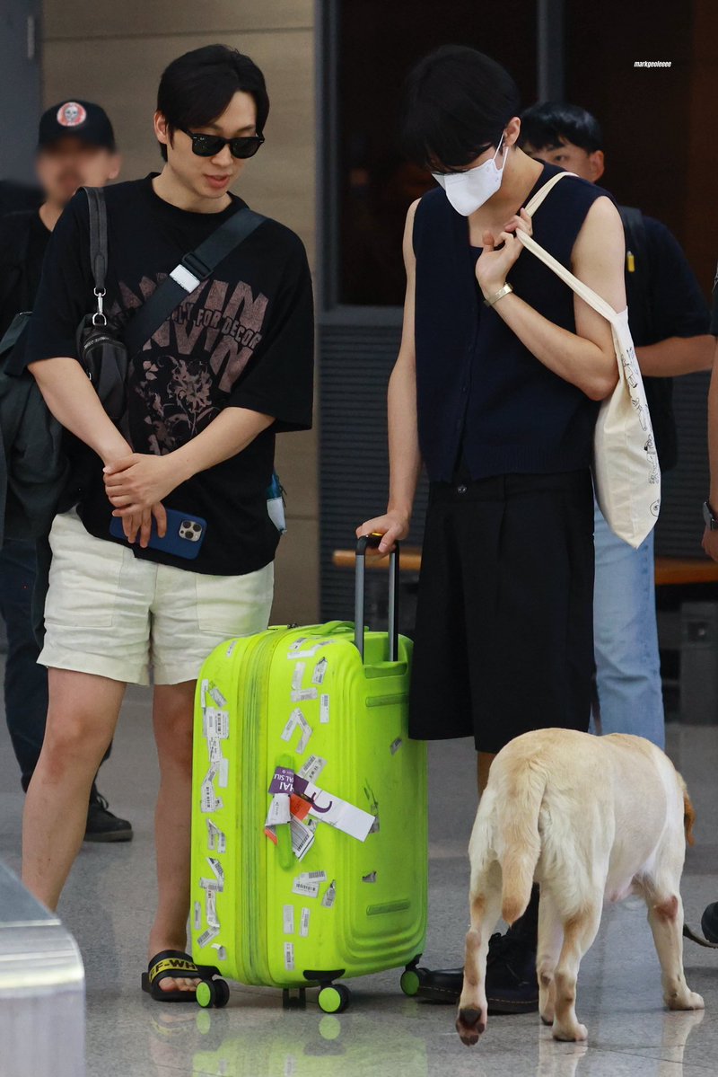 markgeoleeee's tweet photo. 260628 마크 MARK ICN 🐶❓ https://t.co/jSYnXilMMv