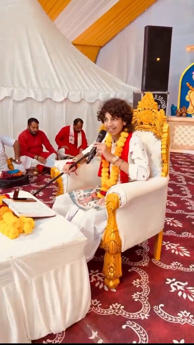 AnilYadavmedia1's tweet photo. एक और बाबा ने धर्म के धंधे में अपने लौंडे को सेट कर दिया, https://t.co/lL5JtnooCg