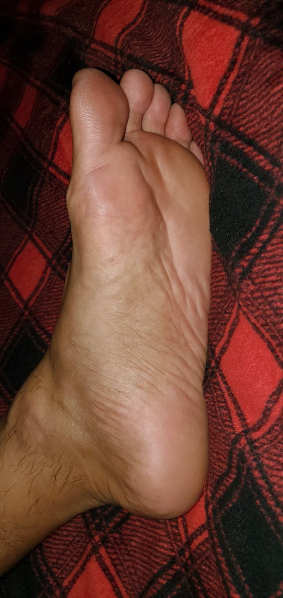 Menfeettops4 tweet media