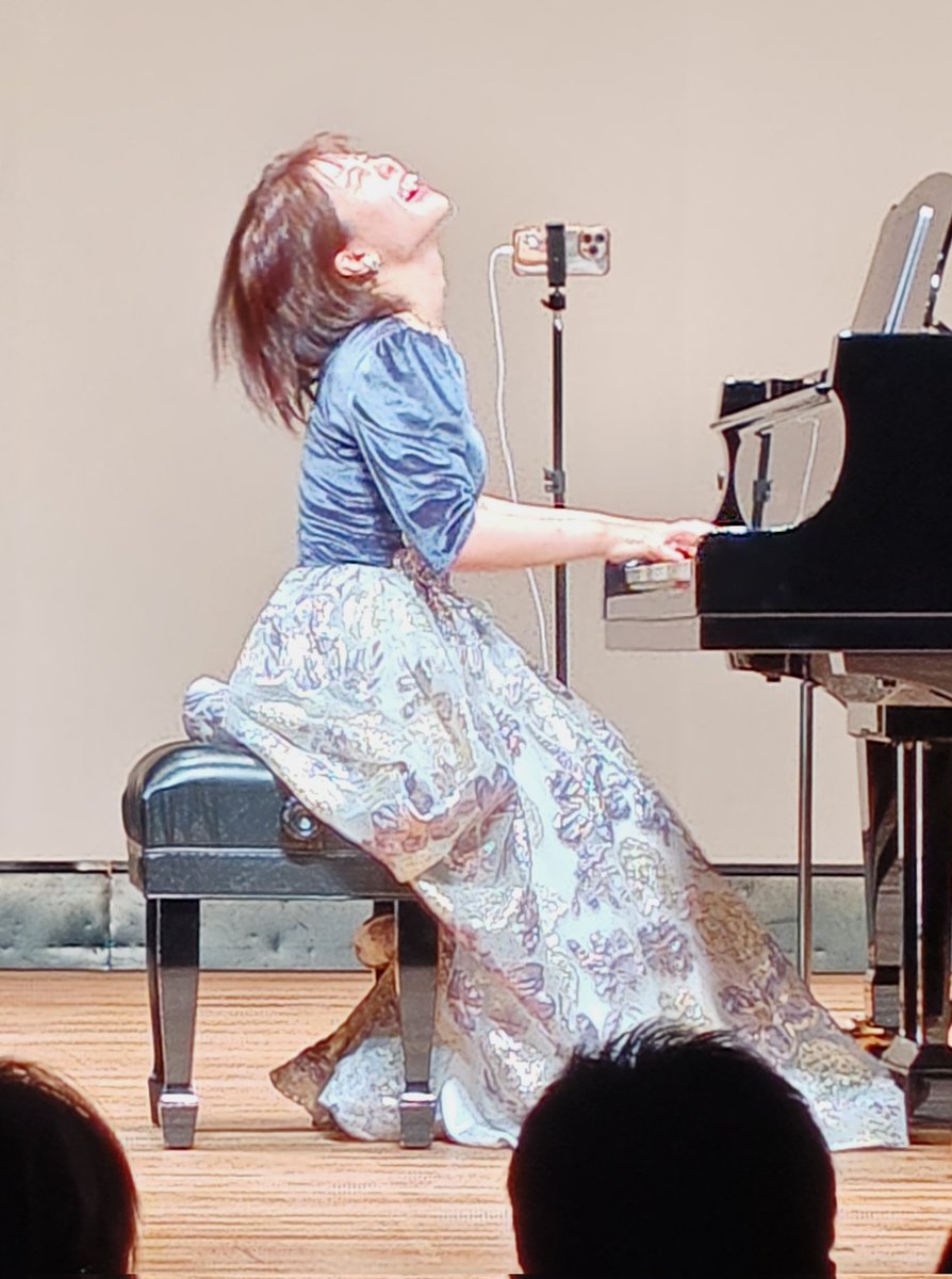 midooo794's tweet photo. 2026/06/27(土)
#りほピアノ 
チャンネル登録20万人達成記念ライブ
行ってきました
MCなしで90分間ぶっ通し
よく頑張った！マジで👏

りほピ＆マリ夫さん
お疲れさまでした！
MCは次回の楽しみに取っとくんで！ https://t.co/EnRkDuJL1h