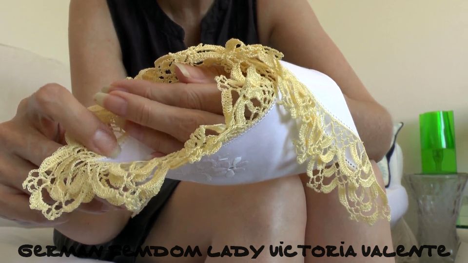 ValenteLady's tweet photo. New Clip online:
https://t.co/c6p8Wemot5
#smellfetish #parfumedhandkerchief #crochetlace #joigames #jerkoffinstructions #cumonhandkerchief #hankie #hanky #Spitzentaschentuch #Vintagehandkerchief #Vintage #nostalgia #fetish #joi #pov #closeups https://t.co/ghSjutVHug