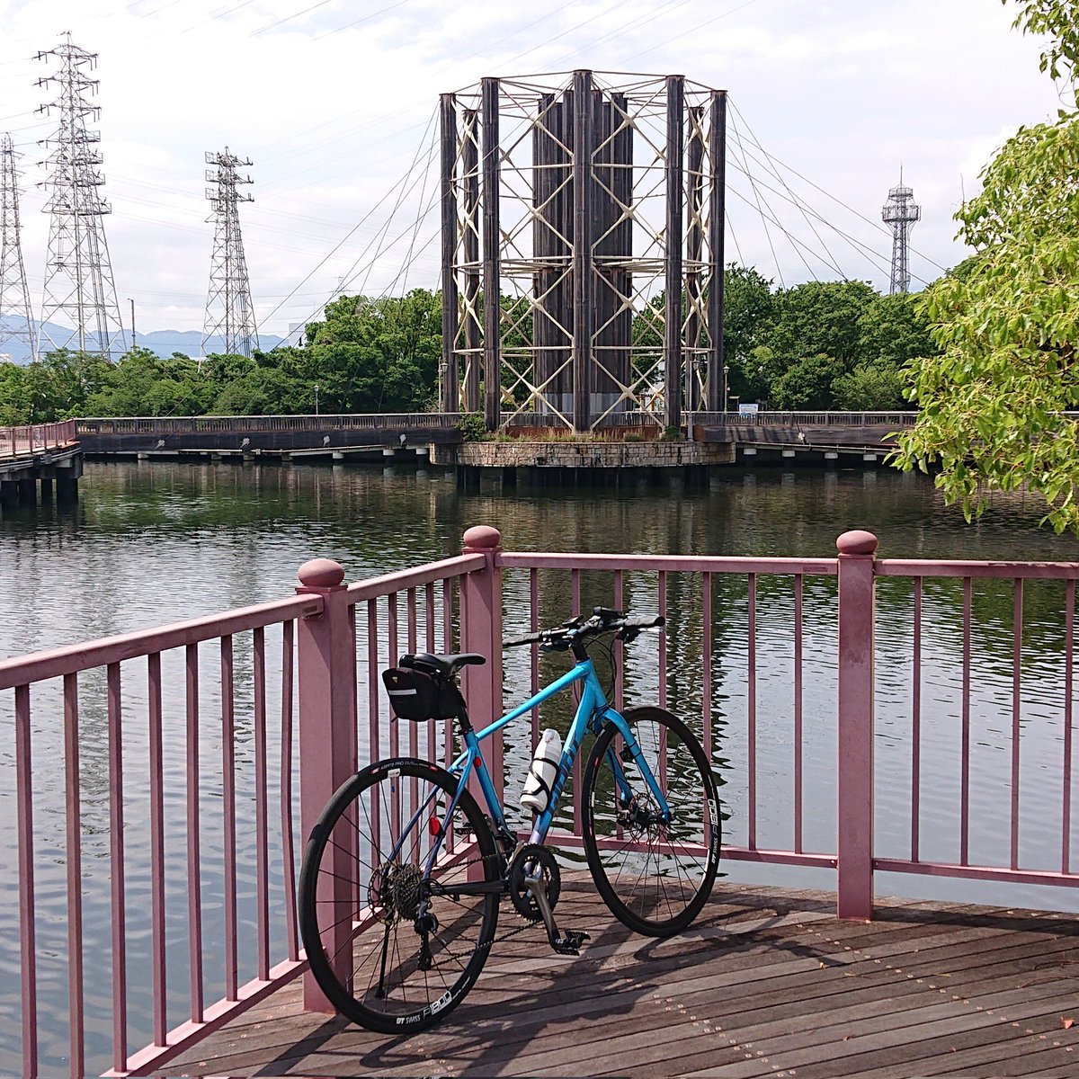 hazeworks's tweet photo. 今日は道路が乾くのを待っていたらすっかり出発が遅くなってしまいました。
なのでお昼ご飯がてら、ESCAPEで尼崎をのんびり走ってきました。

お昼ご飯は尼崎中央商店街近くにある穂乃香さんで冷やかけうどん。太麺でコシがあってなかなか美味しいうどんてした。

#ESCAPERDISC #GIANT https://t.co/z787GGhXrb