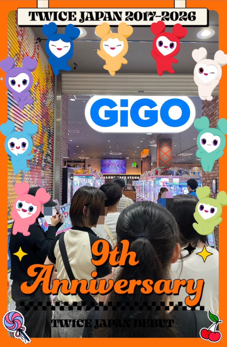 mokaru64's tweet photo. GIGOコラボここから始まったよねー
平日なのにみんな朝から並んでた🤣
#TWICE_ONCE_JAPAN_9TH_日常 https://t.co/qziau11kqQ