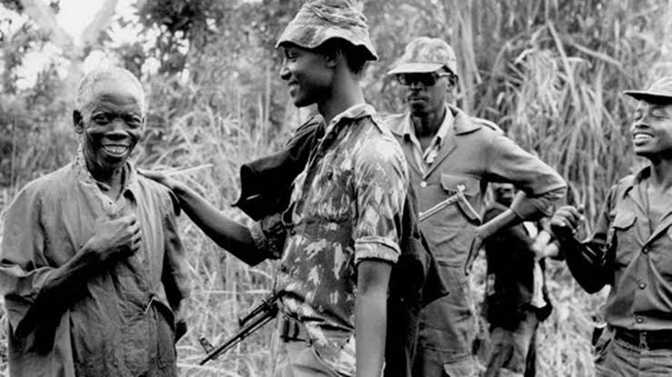 RugyendoQuotes's tweet photo. I want to tell Ugandans that I have abit of an idea about the media terrain in Uganda and why the Ugandan State needs an independent media. President @KagutaMuseveni knows this right from 1969. Do not laugh at burning forest, you clueless Ugandans!!! https://t.co/ggYFMfAB2s
