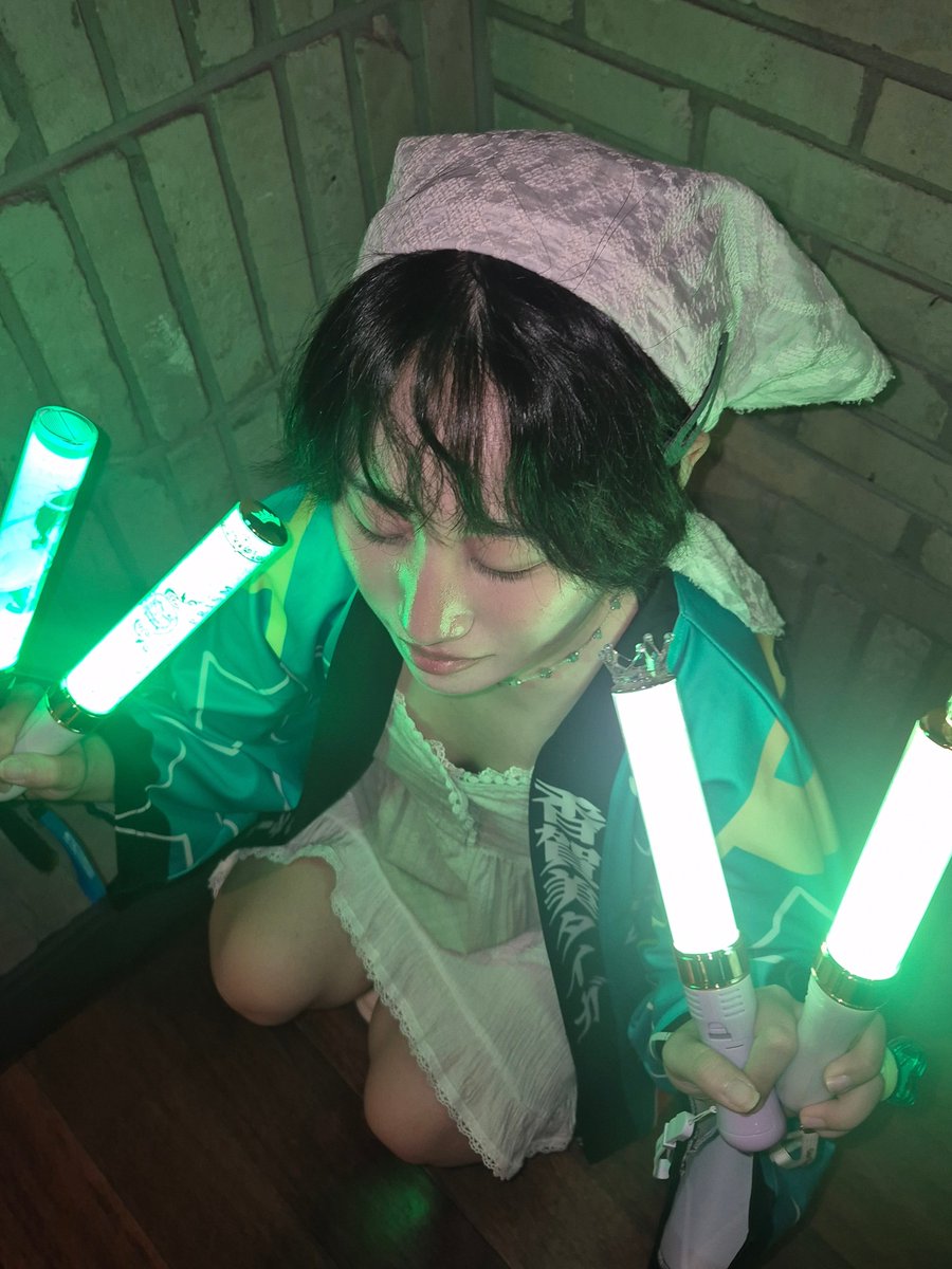 _Pinkduck_cos's tweet photo. 우효~~~ 저 도착했어요✌️💚
오늘 야타이알바생(?)룩으로 왔어요
 
트친들 도착하면 꼭 만나자..! 🥹🔥 https://t.co/6NKP7IcecC