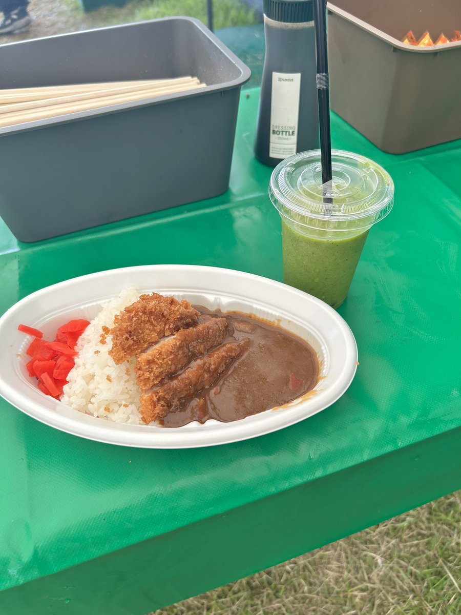 chukichi7's tweet photo. 袖ヶ浦市 カメリアヒルズカントリークラブ さんで汁なし冷製担々麺 木更津産ネギ添え٩(๑^o^๑)۶

今年もモンダミンカップに来れました♪
冷製担々麺ウマ＆ウマでした♫
めっちゃ色々食べてお腹いっぱい!!
今年も大西ライオンさん発見(笑)

今日もとっても幸せ全てに大感謝です🎶 https://t.co/mw5na5xExZ